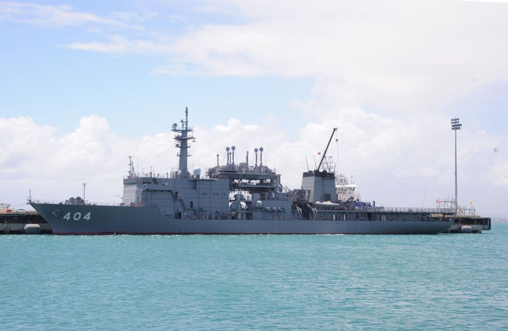 潜水艦救難艦「ちよだ」型 ASR "CHIYODA" Class　外観（横面）